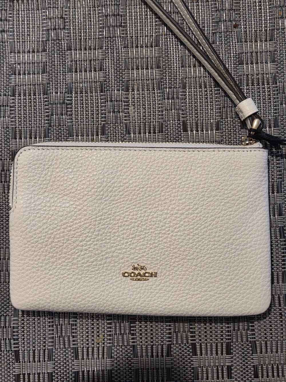 Coach x Peanuts Beige Leather Wristlet - "Happiness" Graphic - Picture 6 of 8